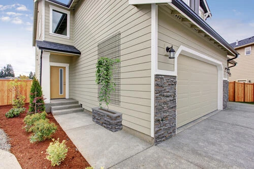 Yardworks 3' X 6' Black Welded Fence Panel 9 Yardworks 3' X 6' Black Welded Fence Panel - Image 9