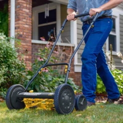 Yardworks™ 16" 5-Blade Reel Push Lawn Mower 3 Yardworks™ 16" 5-Blade Reel Push Lawn Mower -Yardworks Sales Shop 1816 16 1 image action