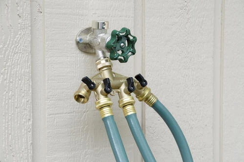 Yardworks® Brass 4-Way Manifold 2 Yardworks® Brass 4-Way Manifold - Image 2