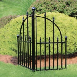 Yardworks 30 X 16-1/2 Teton Fence End Panel -Yardworks Sales Shop 854311S 1711238InUse